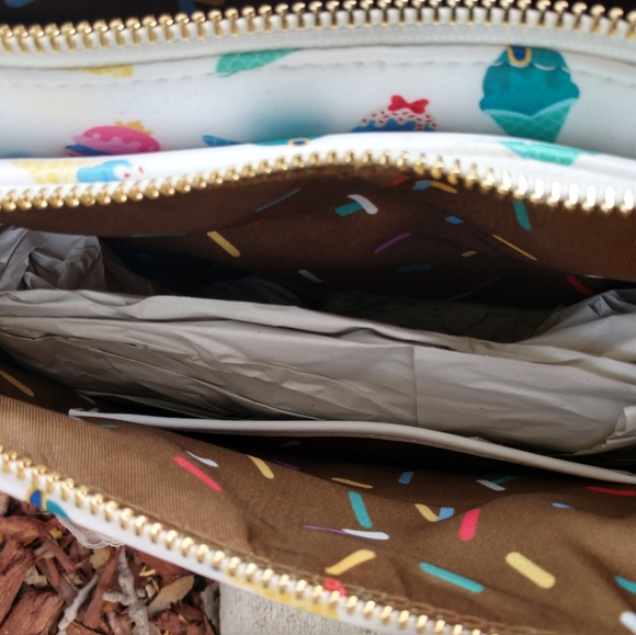 Disney Loungefly Princess Ice Cream Cone Purse - Picture 6 of 11